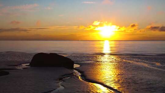 海上日落朝西夕阳视频素材模板下载