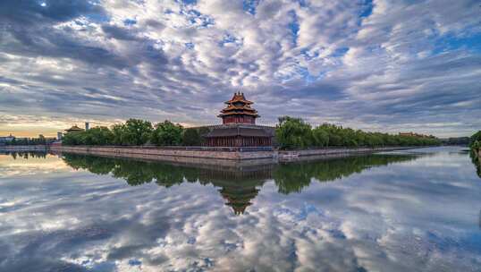 故宫角楼水天一色的延时