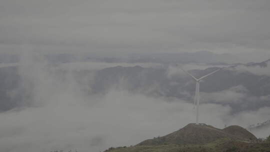 春天，信宜钱排春雨，烟雨大山乡村云雾缭绕视频素材模板下载