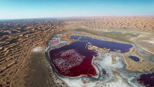 内蒙古阿拉善腾格里沙漠乌兰湖红海子