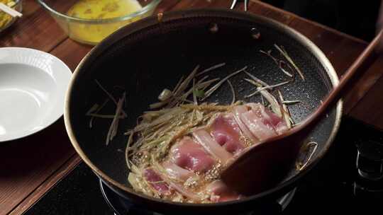 地方特色中餐家常红烧小黄花鱼