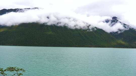 西藏高原湖泊美景