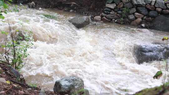 【合集】实拍暴雨后洪水 山洪  泥石流视频素材模板下载