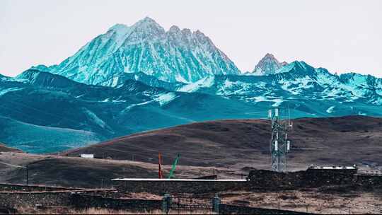 雅拉雪山村庄日照延时视频素材模板下载