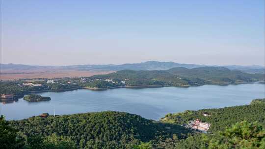 棋盘山秀湖辉山顶峰俯瞰