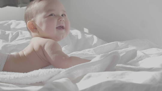 婴儿笑容天使宝宝视频素材模板下载