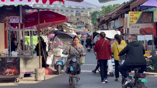 城镇街道古镇人流集市逛街小吃街