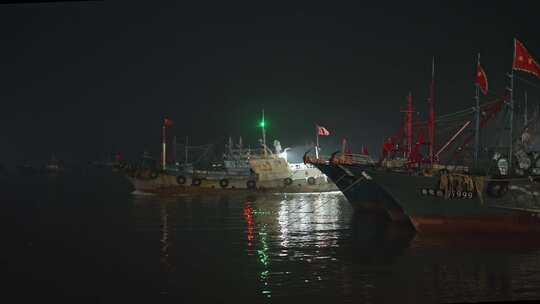 渔船夜晚夜景浙江宁波象山石浦镇渔村