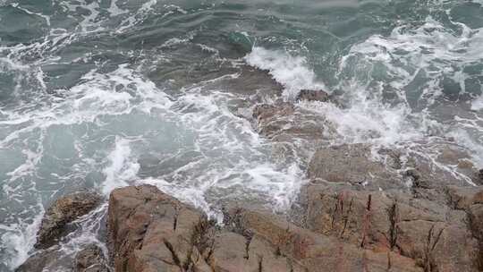 深圳海岸线-大梅沙礁石风起浪涌