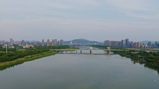 绍兴上虞曹娥江三环路桥,龙山生态公园远景视频素材模板下载