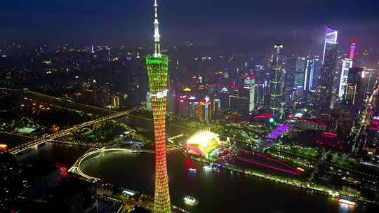 广州塔夜景鸟瞰，繁华都市灯火璀璨