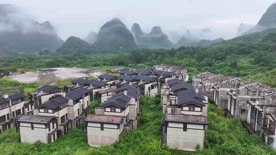 废弃的烂尾楼建筑 城市烂尾楼停工楼盘