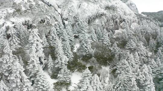 航拍雪山雪景