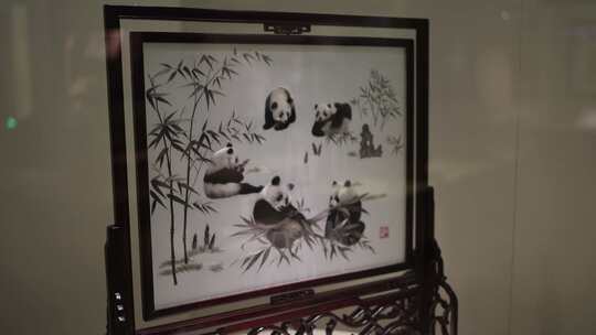 中国杭州工艺美术博物馆双面异色绣台屏