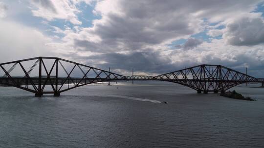 英国苏格兰东海岸福斯桥昆斯费里桥景1视频素材模板下载