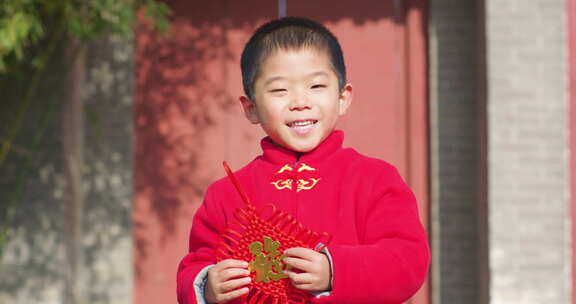 中国人家门口拜年新年快乐