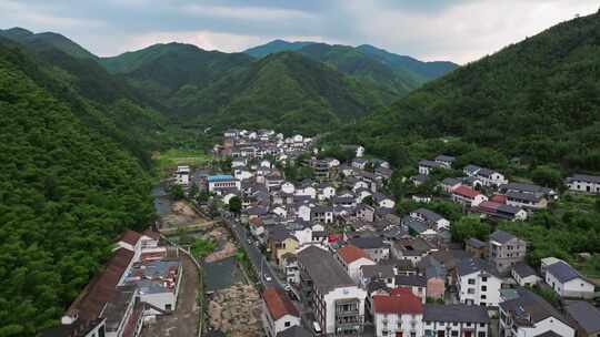 航拍浙江杭州临安区龙门秘境石门村山间村落