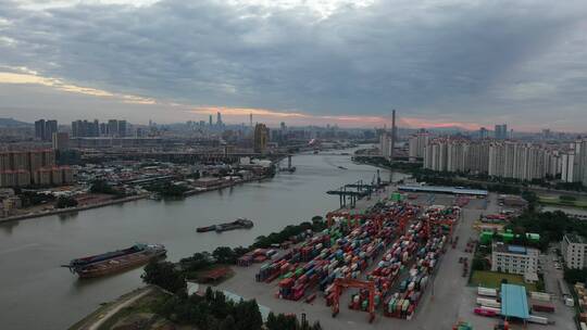 广东省佛山市南海国际货柜码头日出航拍