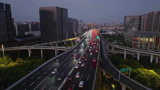 航拍上海汶水路立交桥城市晚高峰车来车往