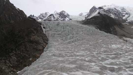 西藏那曲地区布加雪山冰川冰湖高空航拍