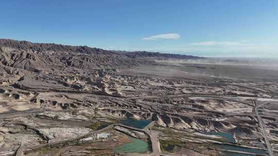 新疆阿克苏月亮泊戈壁湿地旅游度假区