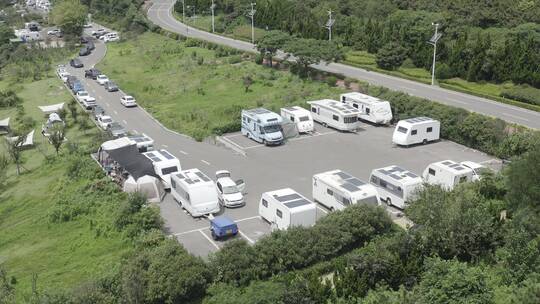 航拍露营基地帐篷房车