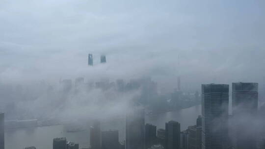 云雾中的上海视频，北外滩实拍