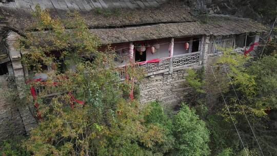 山间老寺庙建筑长廊航拍