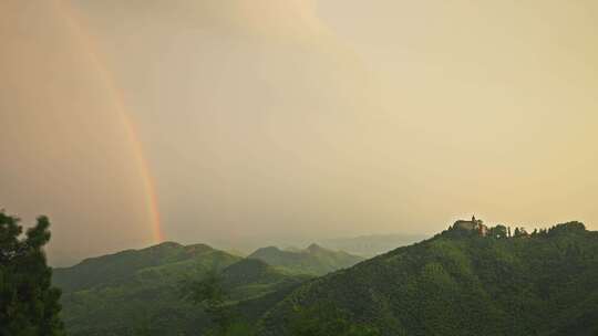 德清莫干山裸心堡天空夕阳雨中彩虹延时