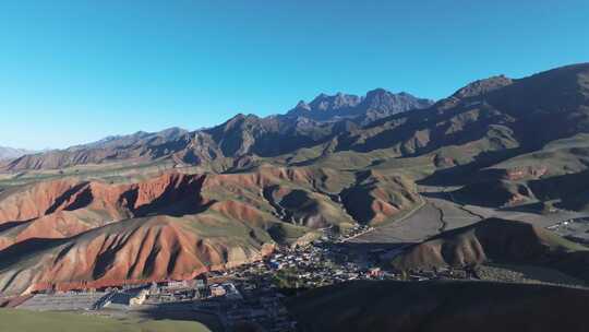 青海海北祁连县卓尔山风景区丹霞地貌