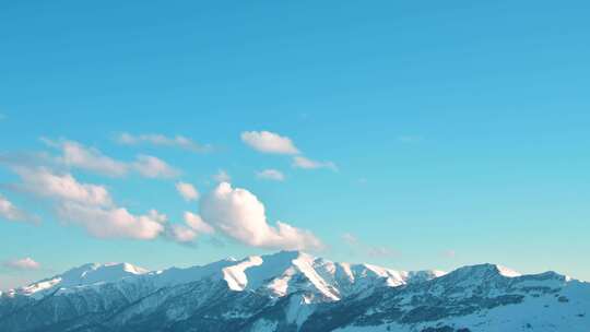 雪山山峰