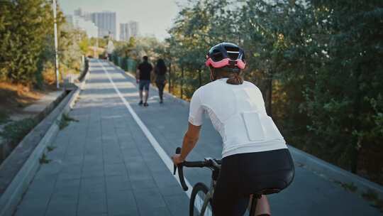 城市骑行公路车