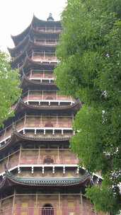 竖版航拍寺庙下雨素材苏州北寺塔实拍