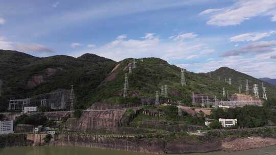 航拍水电站水库泄洪水力发电大坝开闸放水