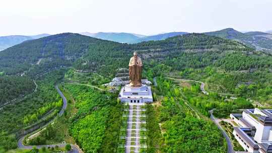 尼山孔子雕像