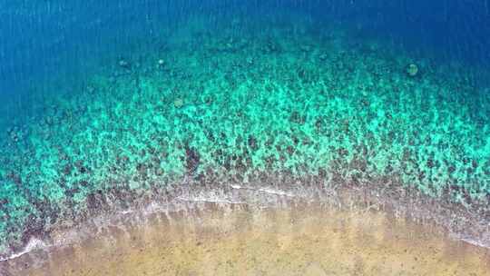 蔚蓝大海海水航拍特写