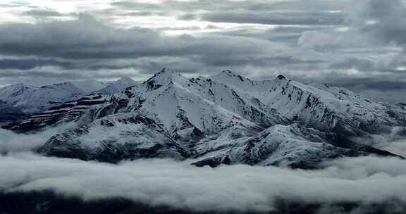 航拍西藏塔尔钦冈仁波齐雪山风光