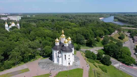 旅游城市Chernigiv空中全景景观视频素材模板下载