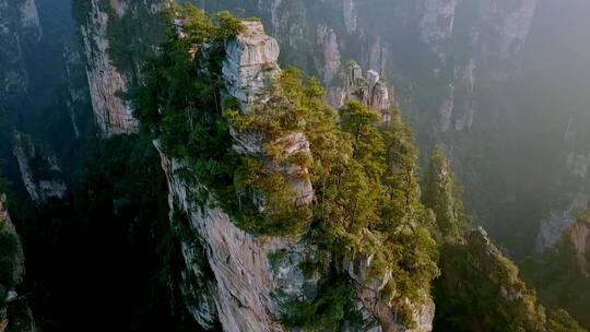 航拍张家界天子山秋天的风景