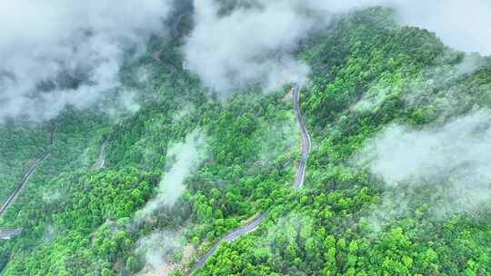 航拍曲折蜿蜒的山路