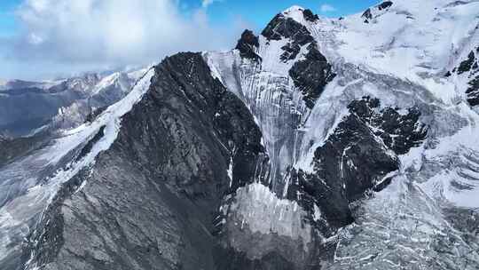 新疆天山雪山