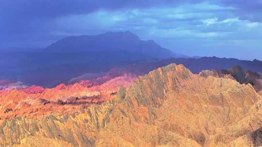 新疆独库公路唐古拉风暴天山神秘大峡谷