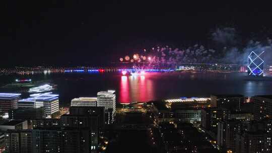 2025上海滴水湖元旦光影烟花秀航拍夜景4K