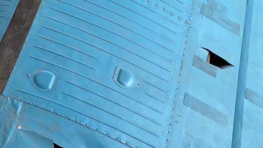 蓝色滑翔机复古飞机老式飞机视频素材模板下载