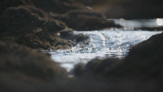 山间平缓的水流