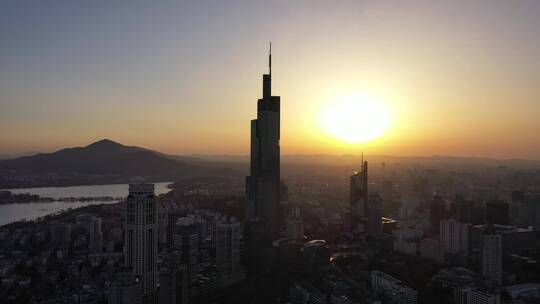 南京日出航拍紫峰大厦视频素材模板下载