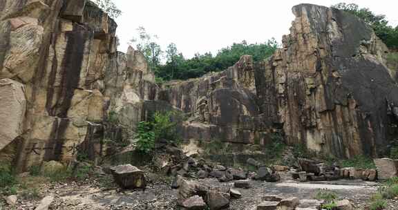 悬崖峭壁奇特山石地形地貌