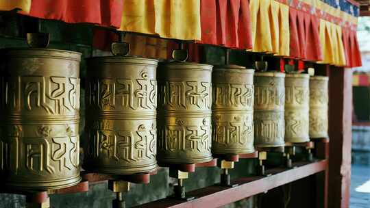 西藏转经筒传统文化宗教信仰视频