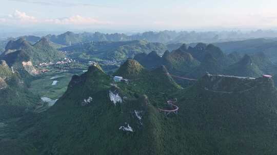 航拍绿意盎然的阳朔如意峰景区风光景色