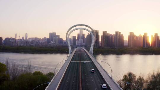 鸟瞰沈阳浑河大桥交通视频素材模板下载